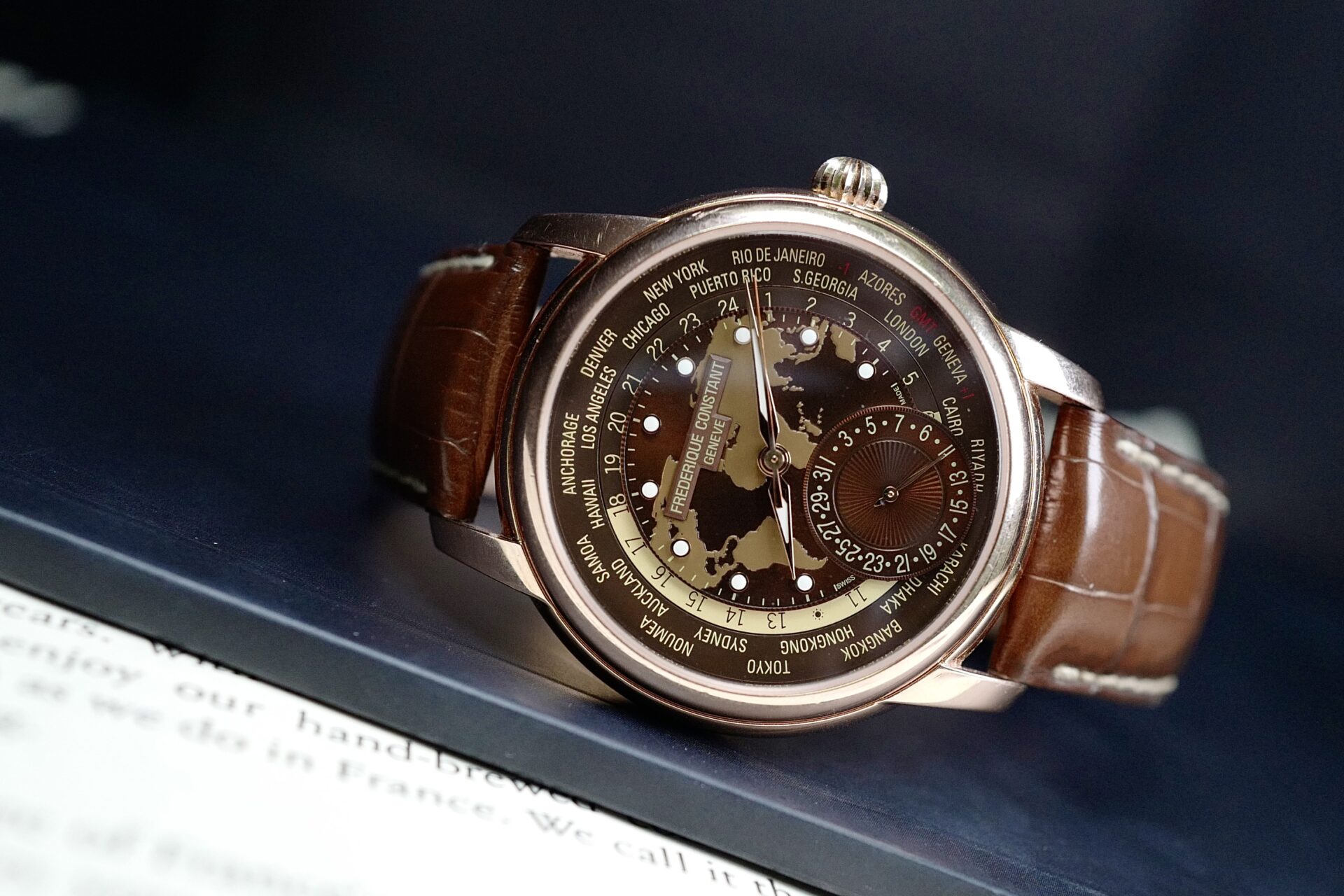 Frederique Constant Worldtimer Rose gold 2019 01