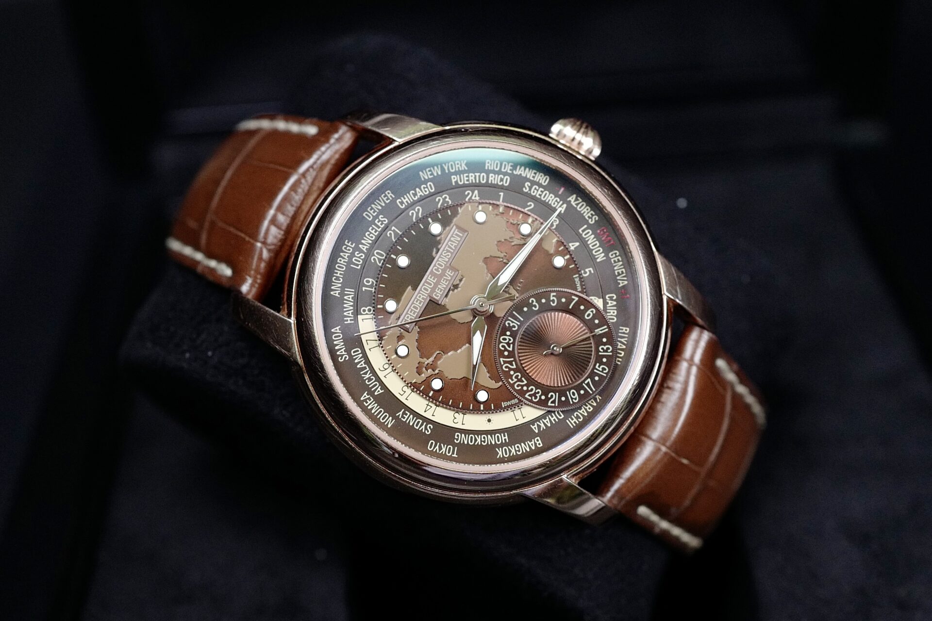 Frederique Constant Worldtimer Rose gold 2019 02