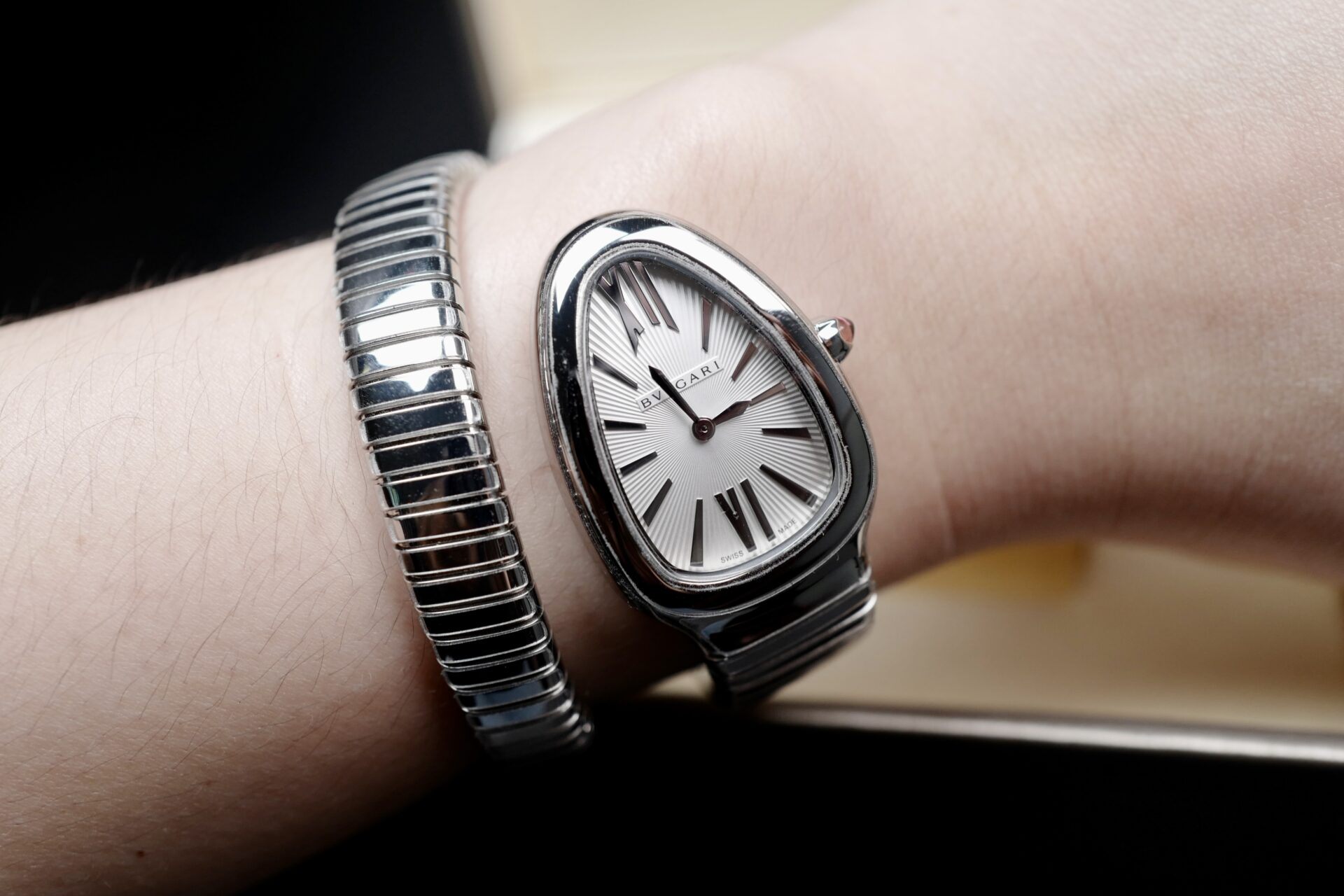 Bvlgari serpenti tubogas watch white dial 1 row 01