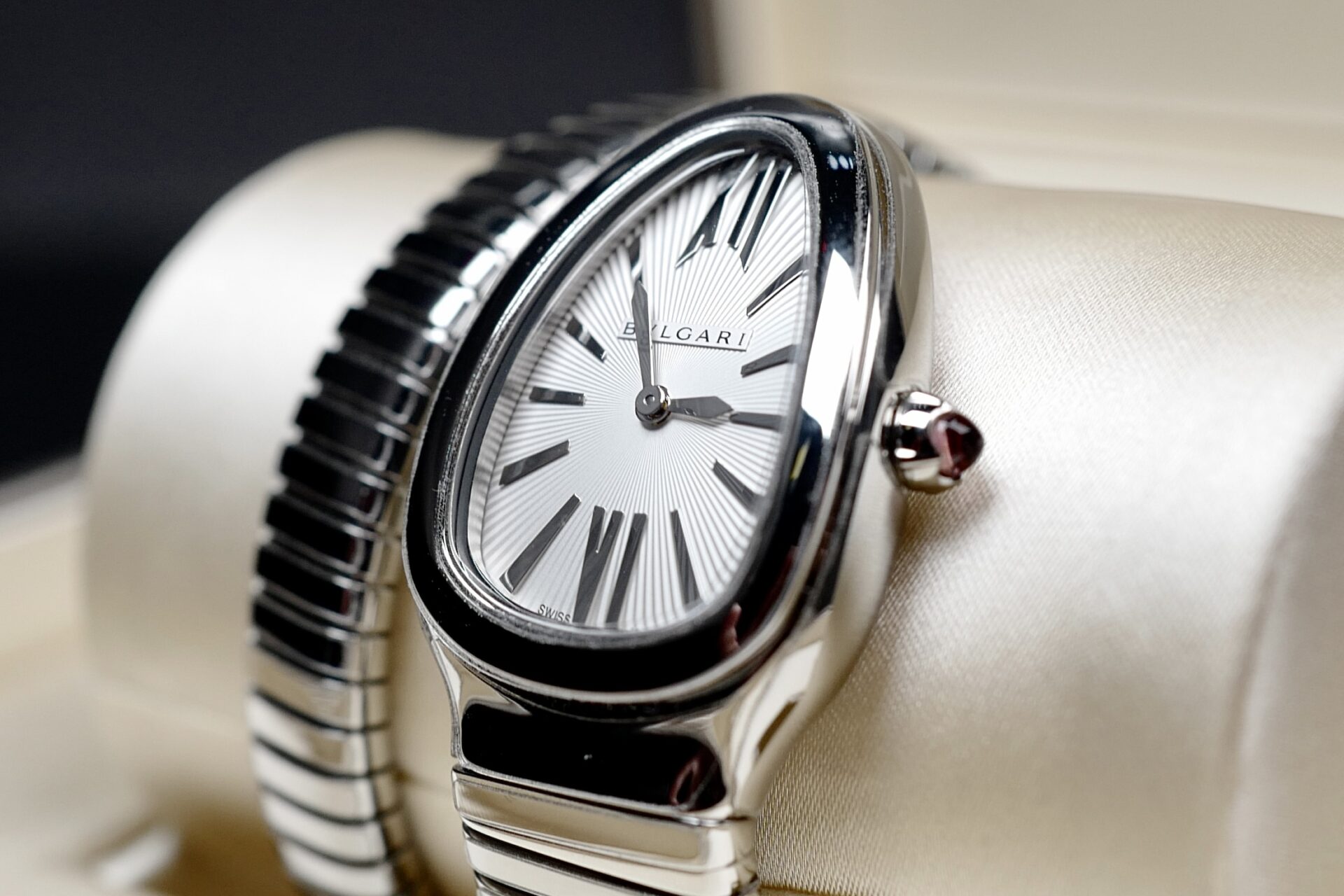 Bvlgari serpenti tubogas watch white dial 1 row 04