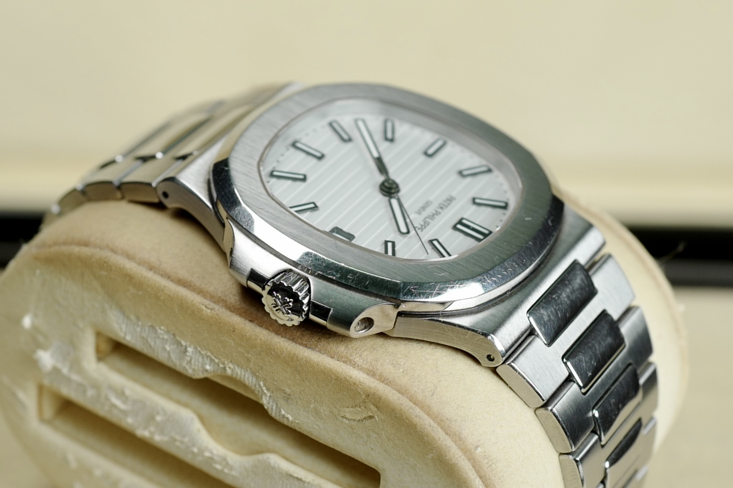 Patek Philippe Nautilus 5711:1A 01