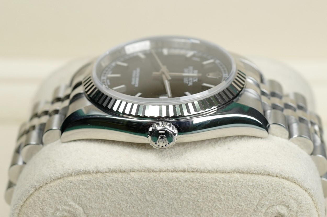Rolex Datejust 36mm Roman Black Dial 02