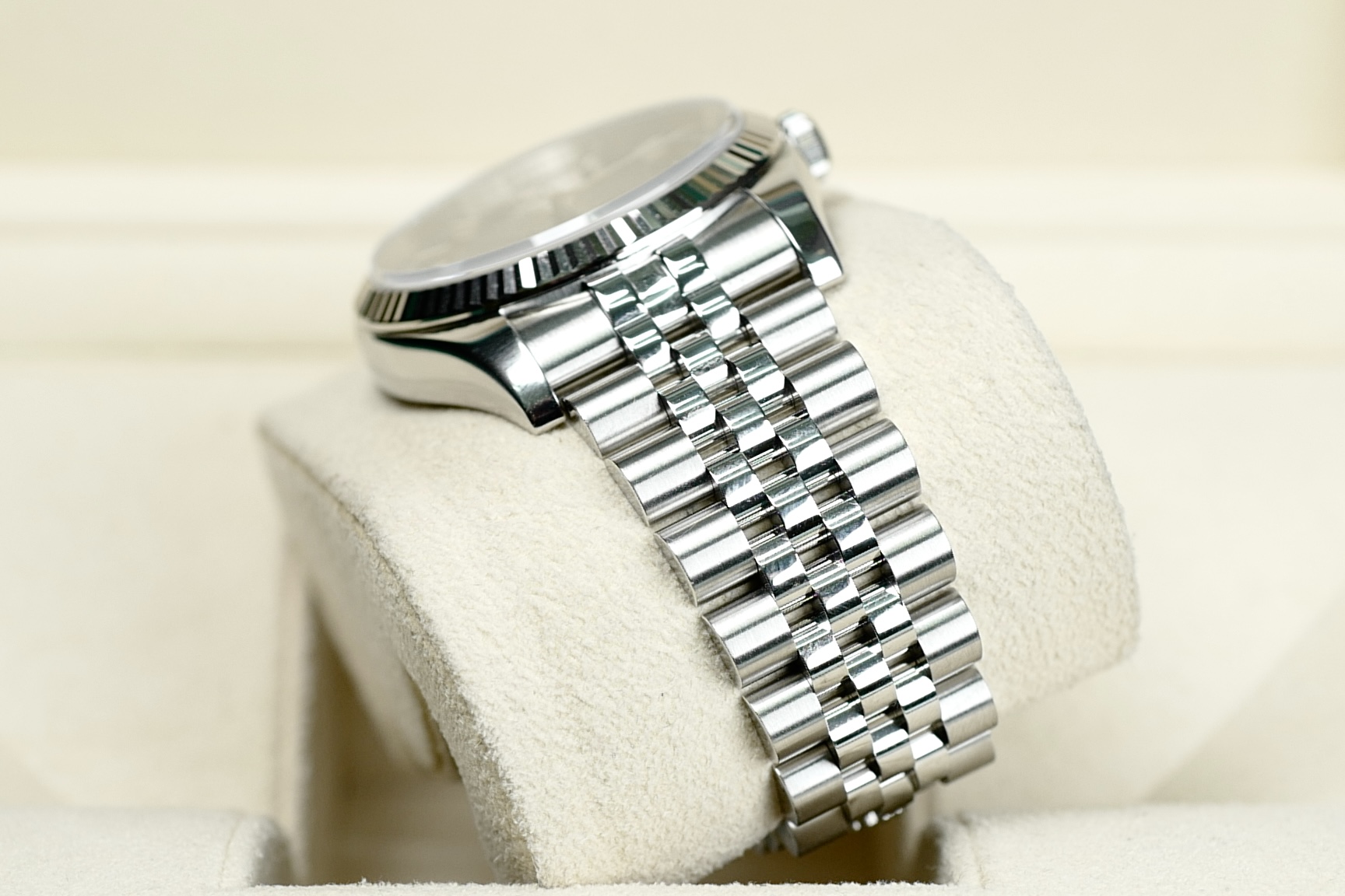 Rolex Datejust 36mm Roman Black Dial 03