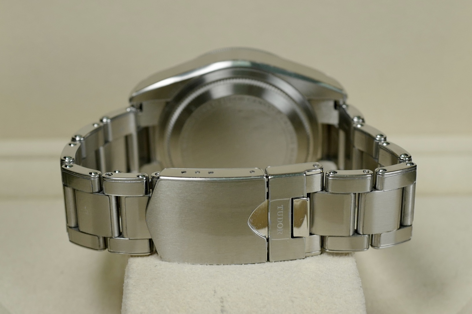 tudor black bay gmt pepsi 03